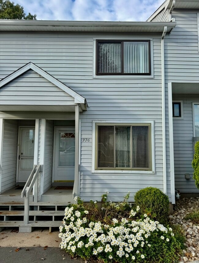 Building Photo - 376 Cypress Rd Unit 376