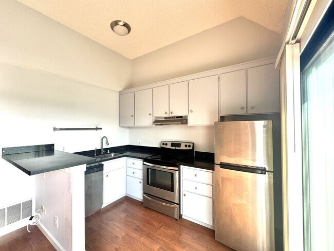 Photo - BEAUTIFUL TOP FLOOR 1 BED 1 BATH CONDO W/...