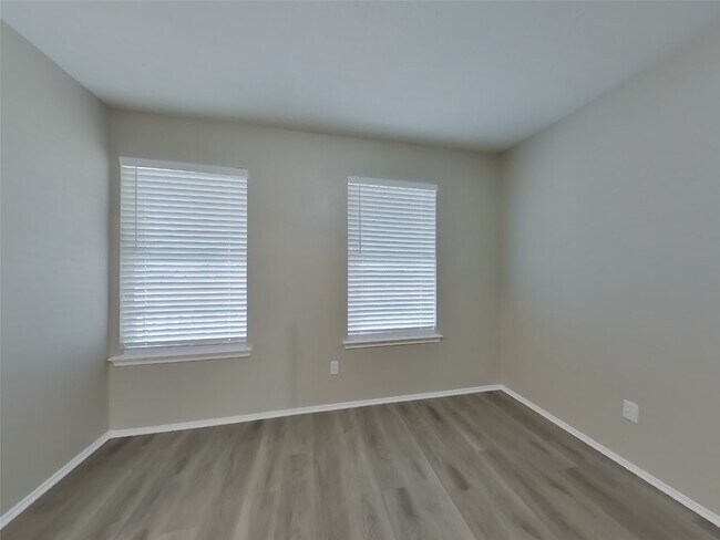 Photo - 16783 Fallen Timbers Dr