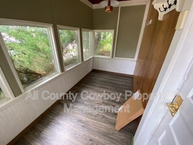 Photo - 659 N 10th St