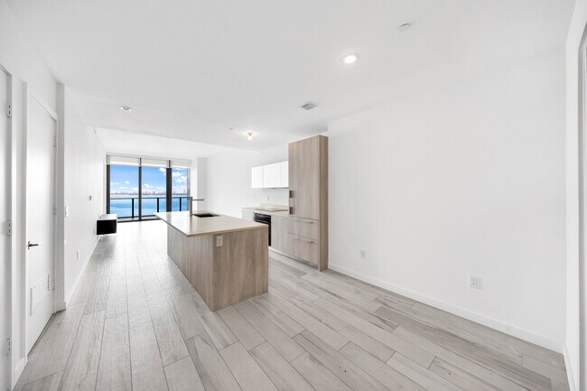 Photo - 480 NE 31st St Unidad # 2003 Rental