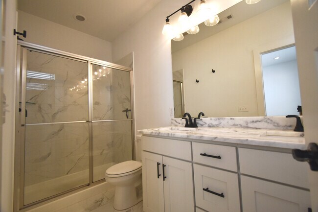 Hollywood Luxury Living
