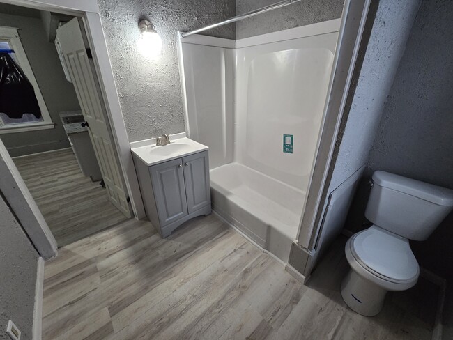 Photo - 1608 W Lincoln Ave Unidad 4