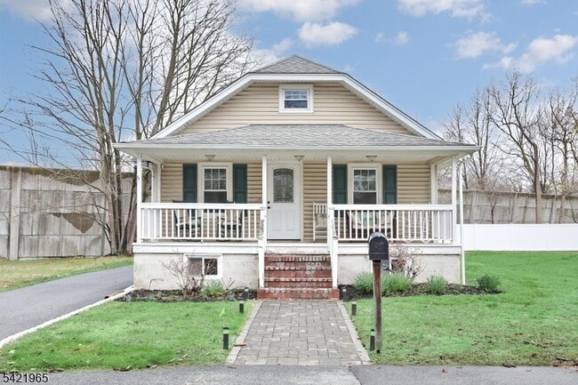 Building Photo - 60 Ramapo Ave