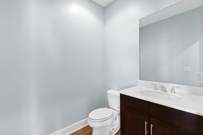 Photo - 1145 N High St Unidad 302