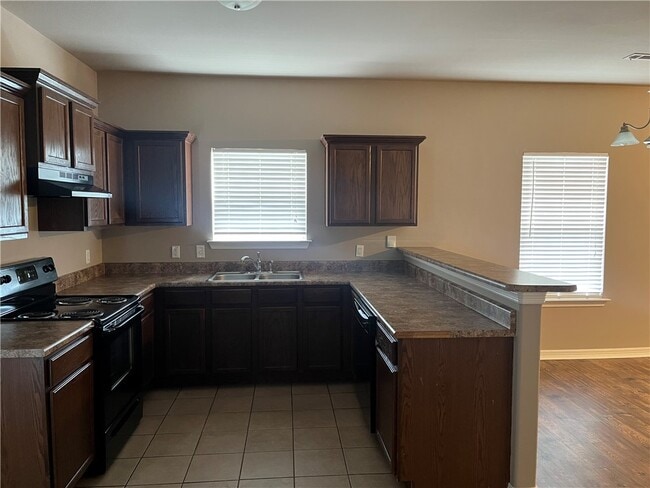 Photo - 901 W Laura St