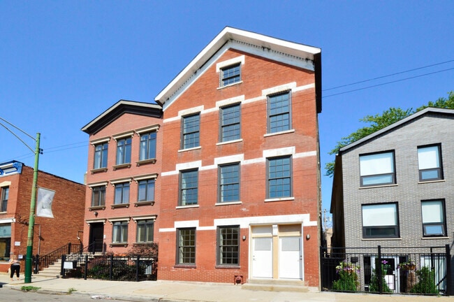 Building Photo - 2235 N Clybourn Ave Unit 3