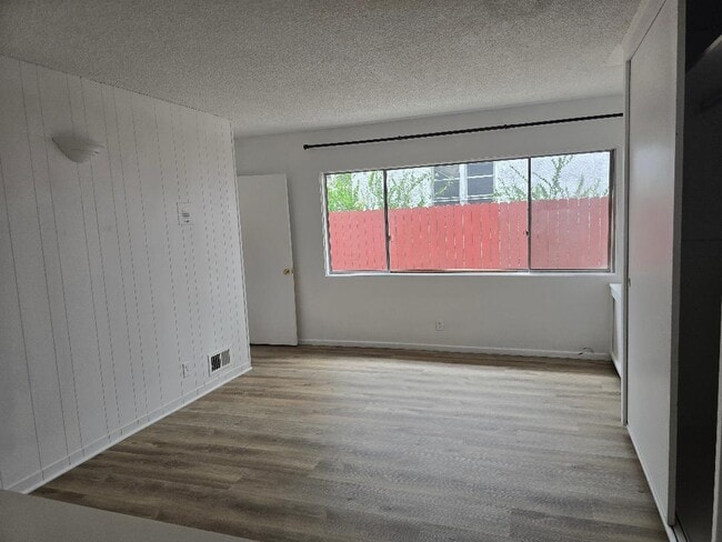 Photo - 6124 Alcott St