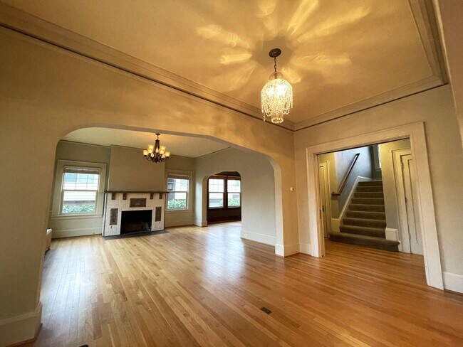 Photo - Gorgeous Spacious Three Story Craftsman Home with Washer/Dryer, Parking