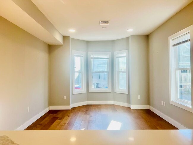 Photo - 19 Plymouth St Unit 1