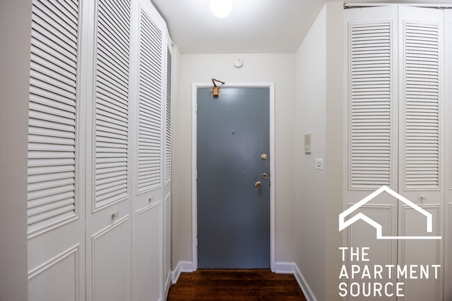 Photo - 6011 N Winthrop Ave Unit 413