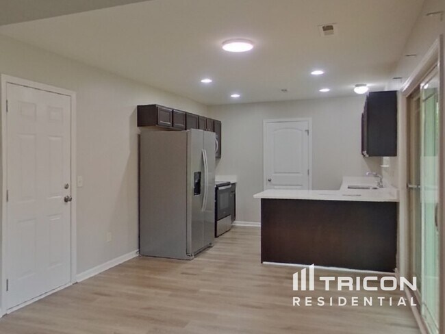 Photo - 205 Terilyn Ct