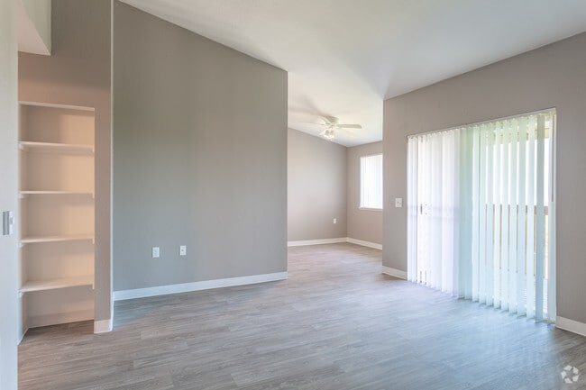 2BR, 1BA - 975 SF - Open Floor Plan