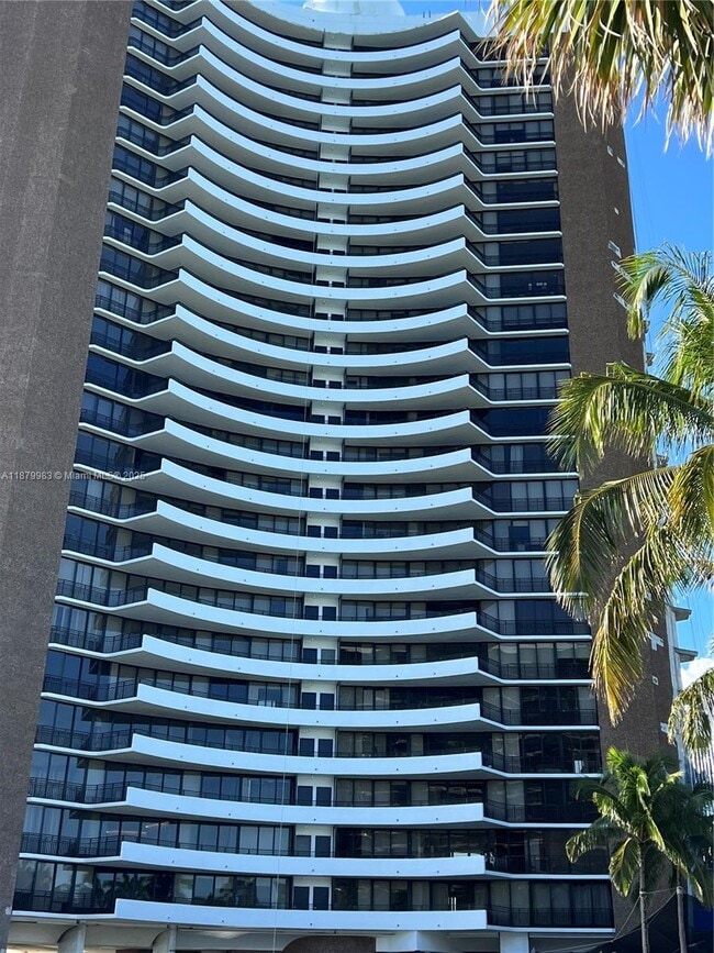 Building Photo - 720 NE 69th St Unit 10W Rental