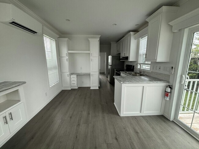39 Connie Dr
