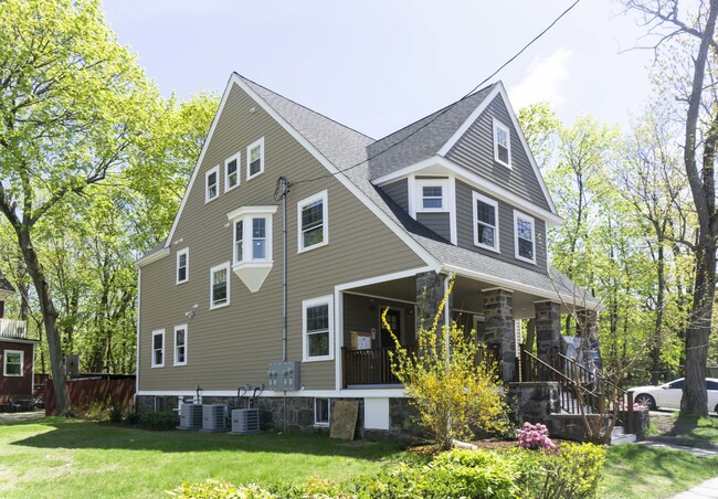 Building Photo - 62 Gordon St Unit #1