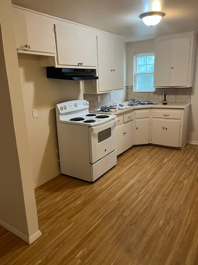 Photo - 1600 Breckenridge Dr