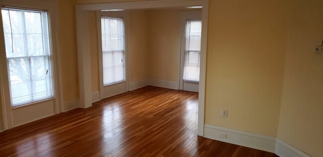 Photo - 314 w clinton st