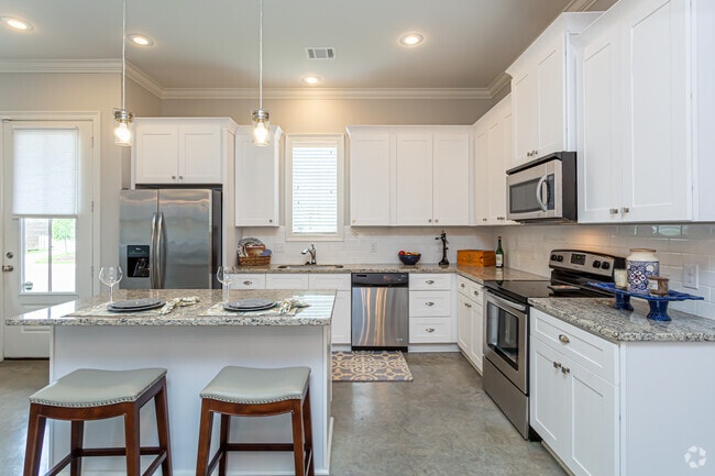 3 BR, 2 BA - 1,272 SF