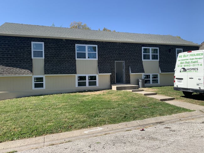 Photo - 730 N 70th St