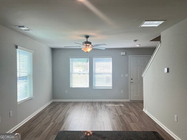 Photo - 431 Camella Cir