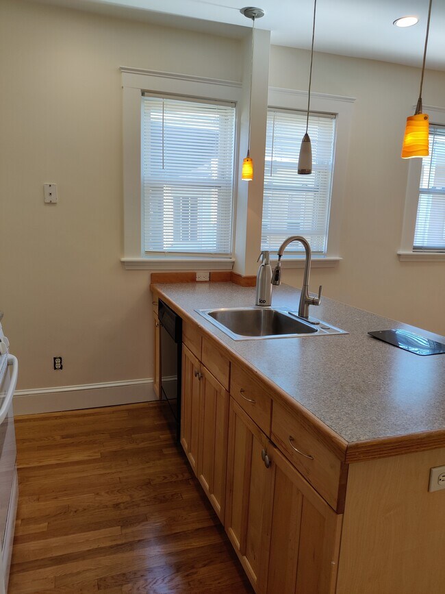 Photo - 86 Easton St Unit 3