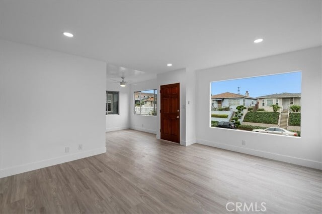 Building Photo - 853 W 23rd St Rental