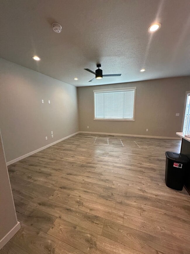 Photo - 1417 W Lakeside Dr