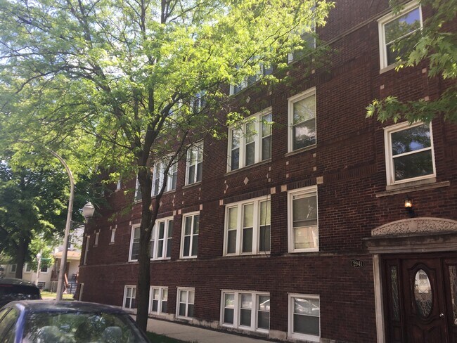 Building Photo - 2941 W Belle Plaine Ave Unit GC Rental
