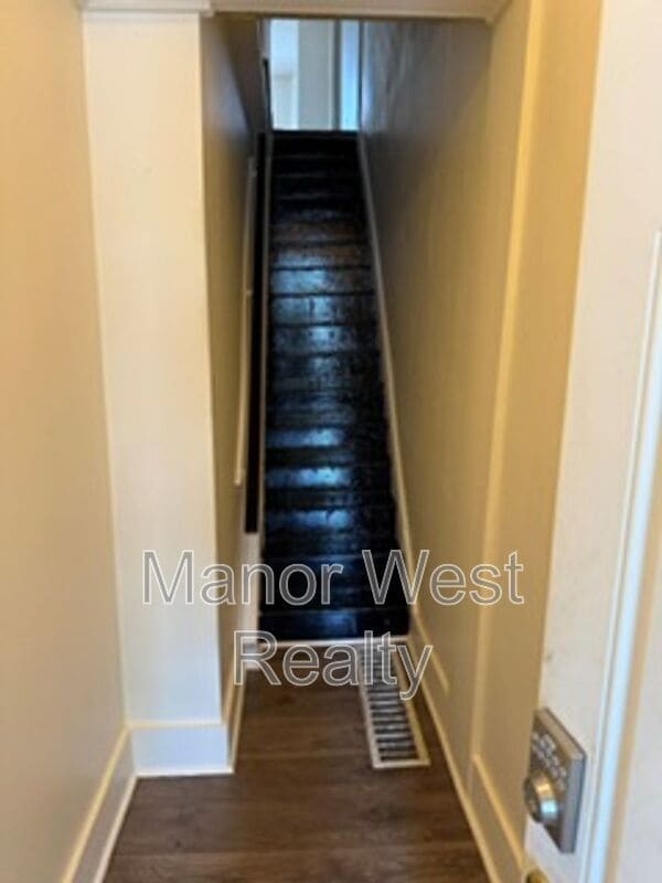 Photo - 1559 W King St Casa