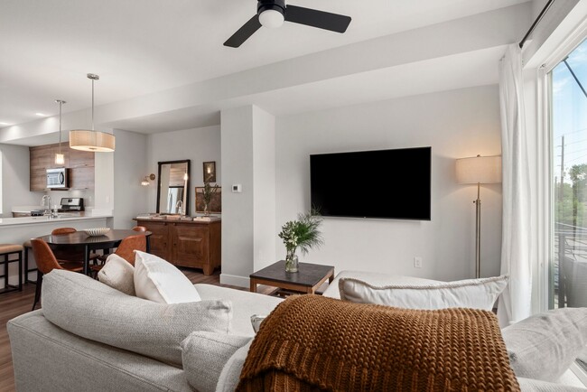 Building Photo - Free to apply to this beautiful Townhome  ...