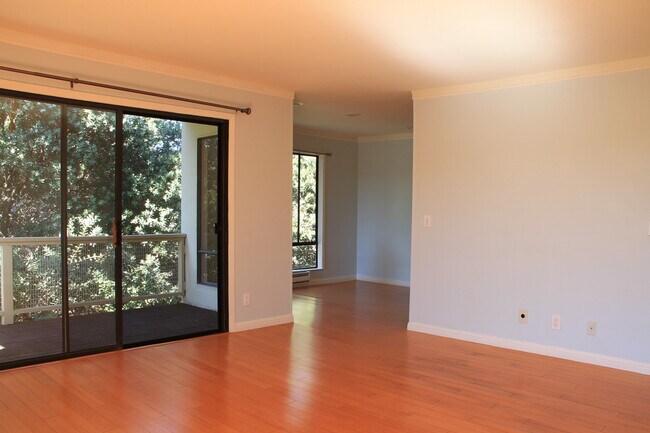 Photo - 4 Admiral Dr Unit B427