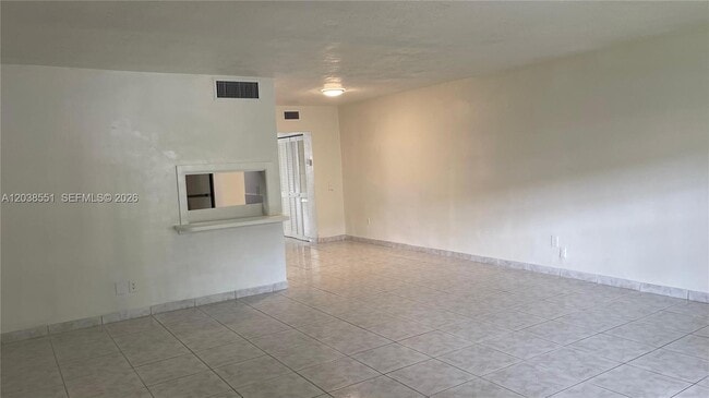 Building Photo - 1855 NE 121st St Unit 2