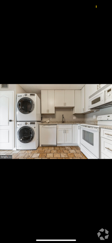 Building Photo - 250 S Reynolds St Rental