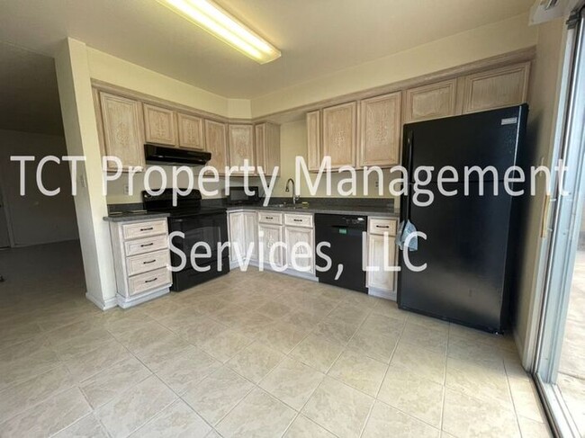 Photo - Private yard in the heart of Tempe!