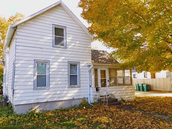 Building Photo - 128 N Cross St Unit 128 N. Cross