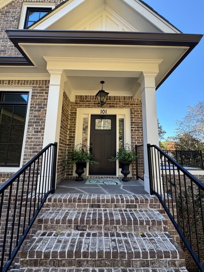 Photo - Grandeur Brick 4/3.5 with Bonus Room in Th...