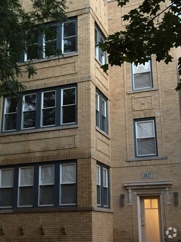 Building Photo - 2627 W Leland Ave Unit 1 Rental