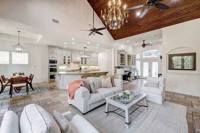 Photo - 1324 Bingle Rd