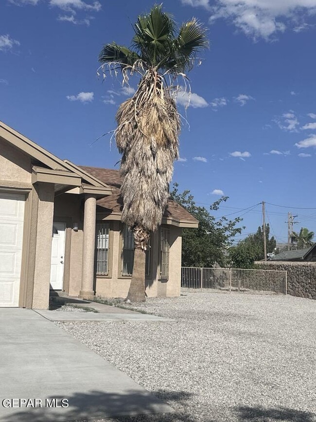 Photo - 5884 Doniphan Dr