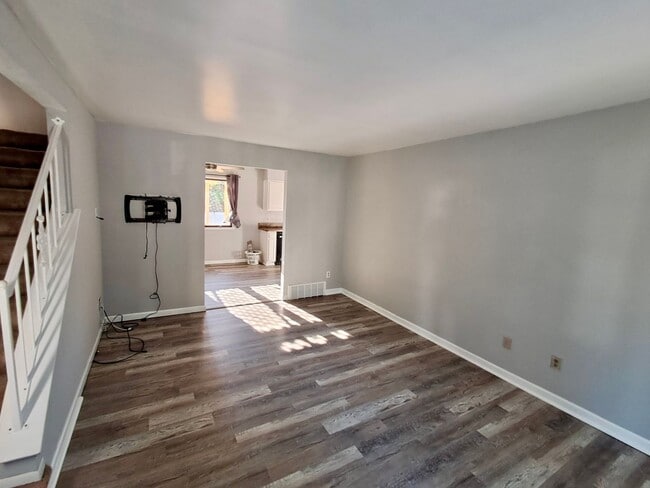 Photo - 4-Bedroom Colonial in Grand Blanc – Spacio...