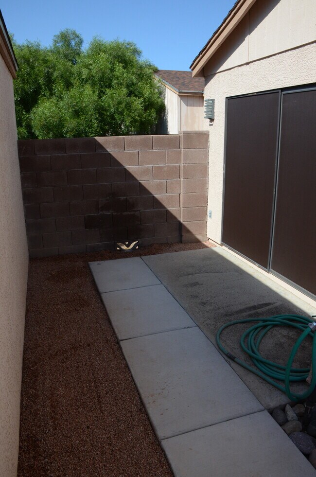 2438 N Palo Hacha Dr Townhome For Rent in Tucson, AZ