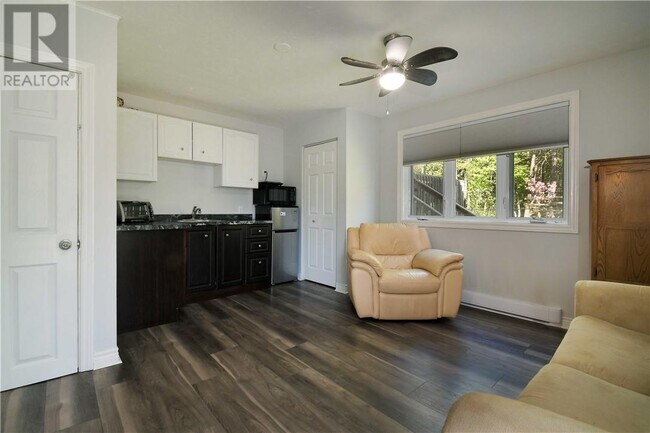 77 Airview Rue
