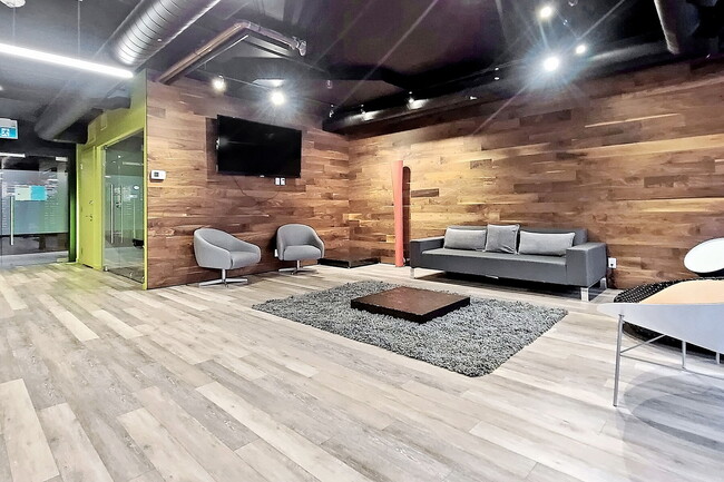 Photo - 383 Sorauren Ave Unit 312