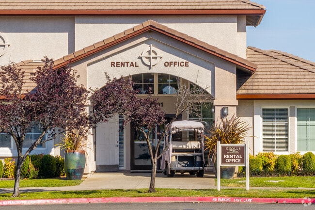 Entrada - KNOLLS AT GREEN VALLEY