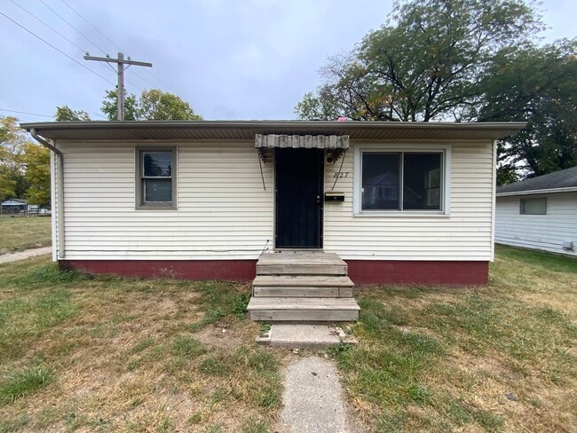 Photo - 827 Johnson St House