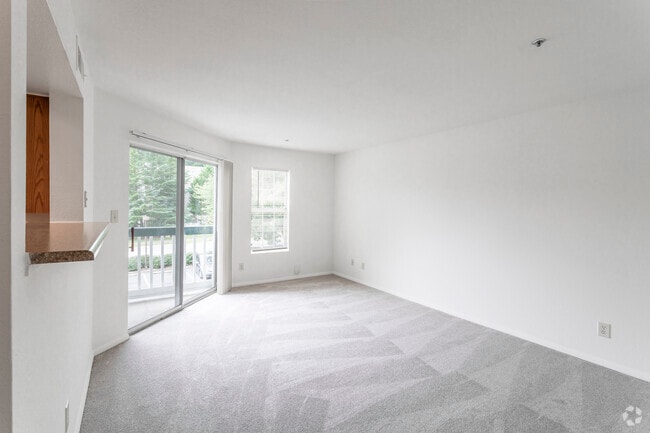 1 BR, 1 BA - 550 SF