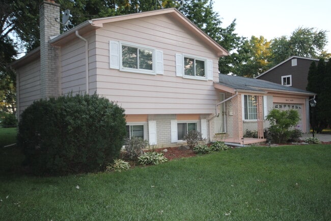 Exterior 3D - 4233 Marywood Dr