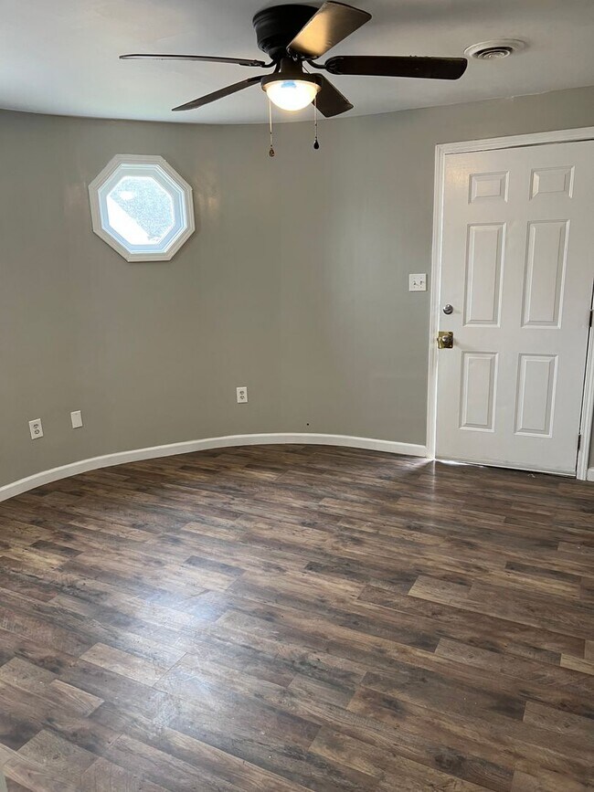Photo - 700 N 13th St Unidad Apt. 2