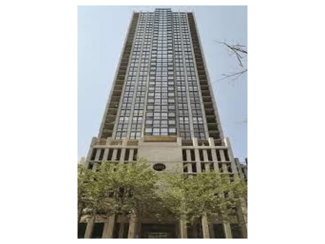 Building Photo - 1122 N Clark St Unit 1403